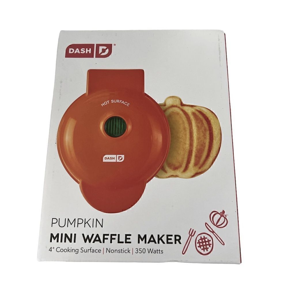 DASH Mini waffle Maker NWT